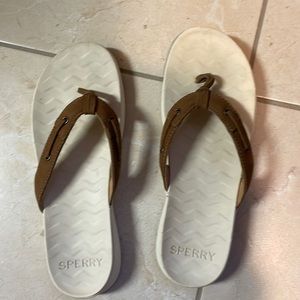 Sperry  - flip flops